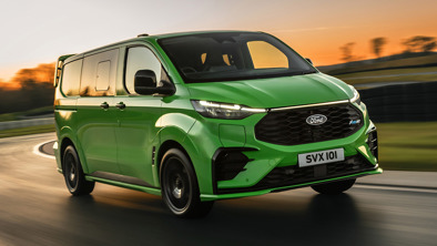 Transit Custom MS RT kører på vej