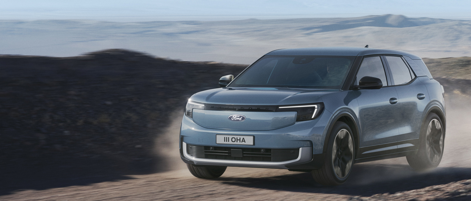 Ford Explorer kører på grusvej