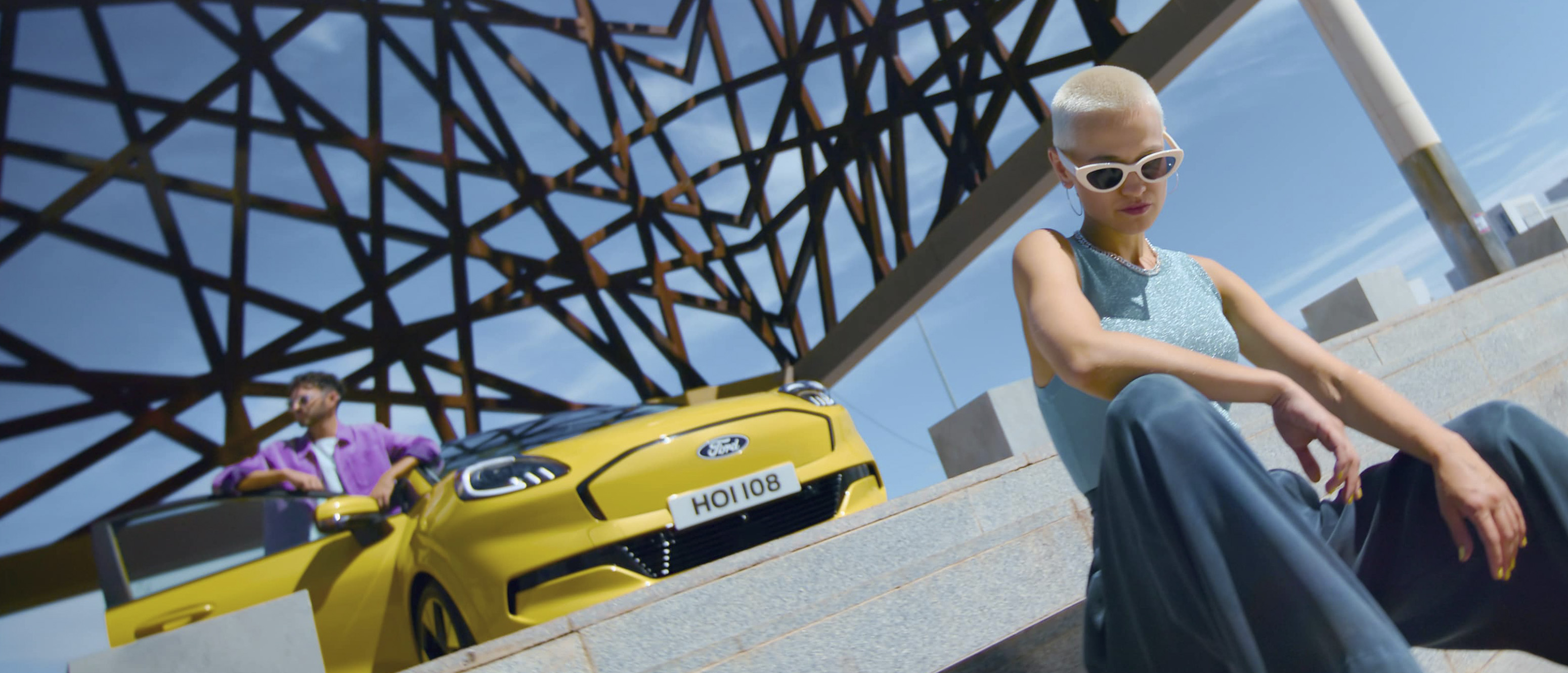 Unge mennesker ved Ford Puma Gen-E