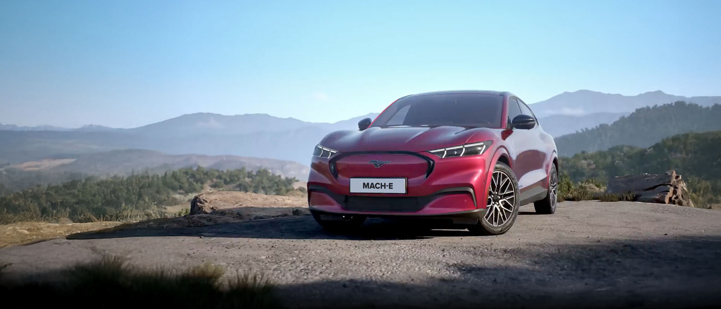 Ford Mustang Mach E 2025 i rød set forfra