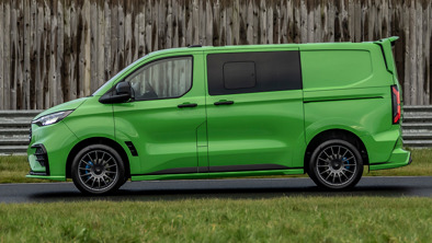 Transit Custom MS RT set fra siden