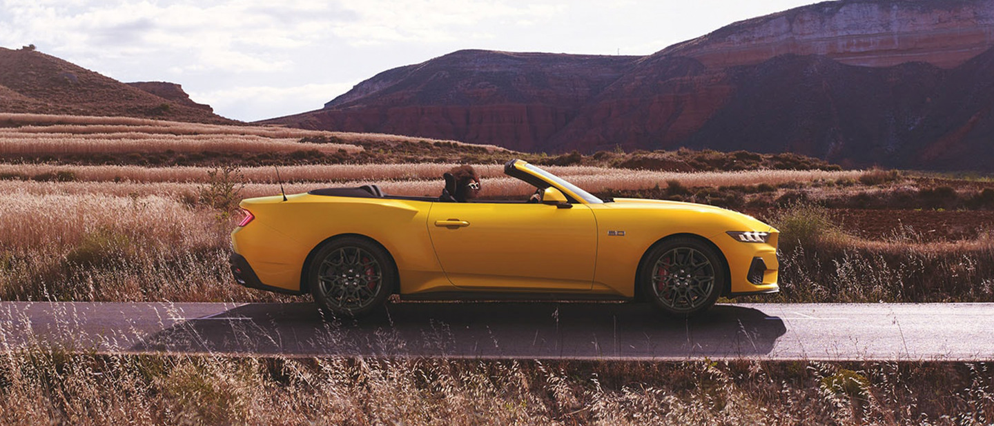 Ford Mustang i farven Yellow Splash 